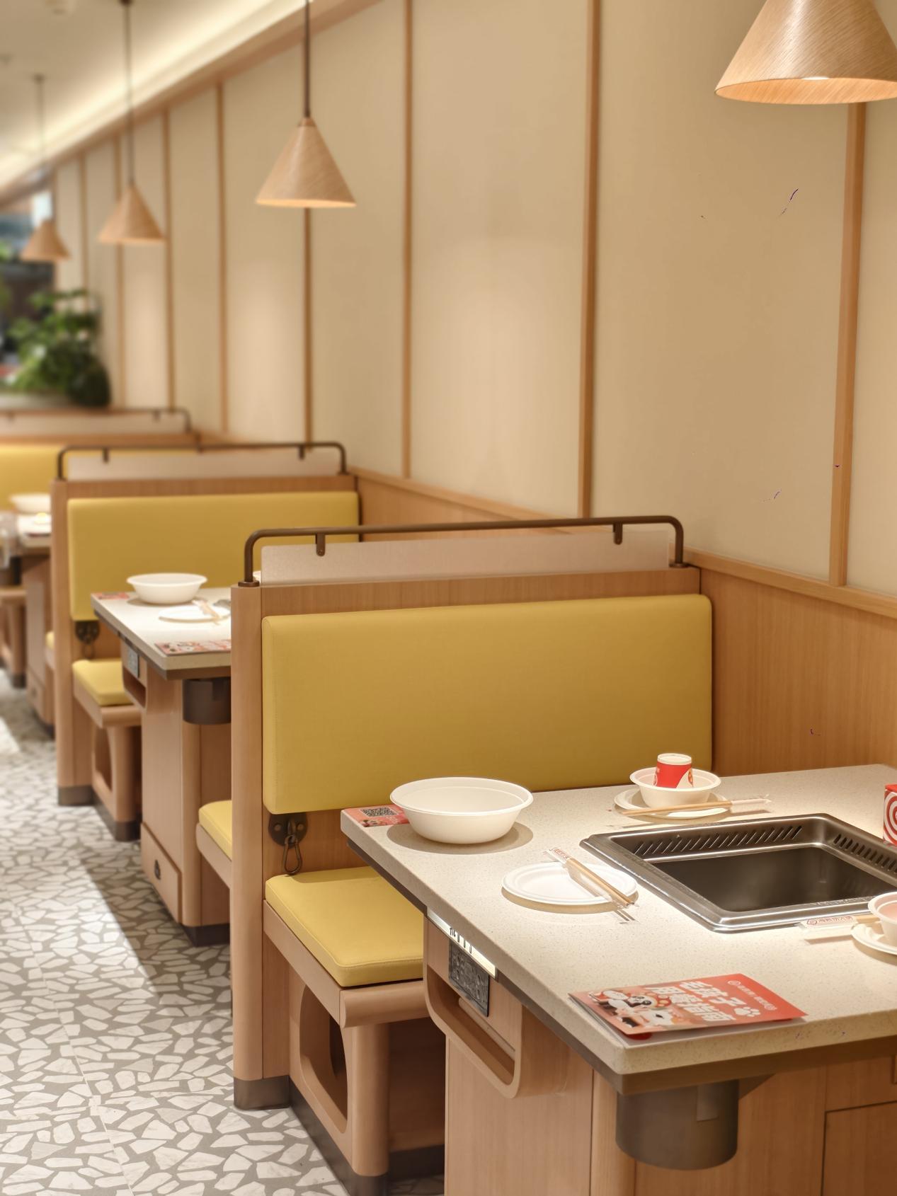 户苏州 创新场景开启“与宠相伴”火锅新体验mg不朽情缘游戏平台海底捞宠物友好主题店落(图3)